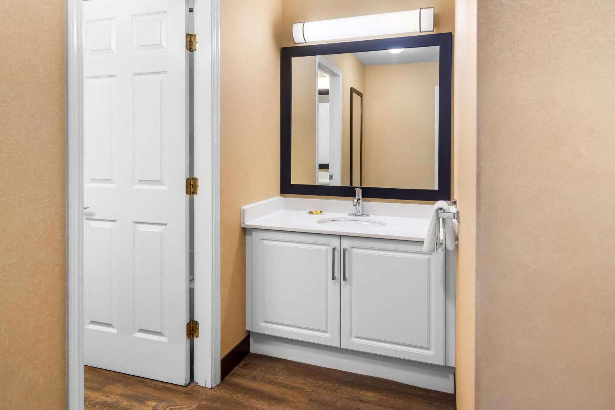 Best Western Plus Osoyoos Hotel & Suites Zewnętrze zdjęcie